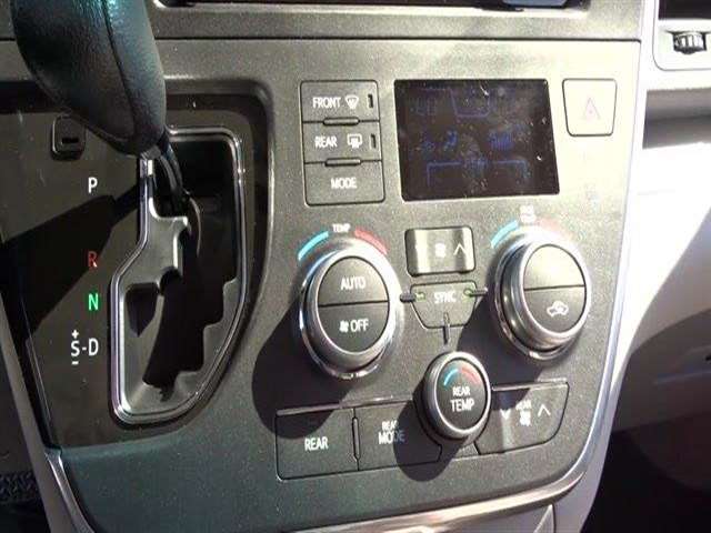 2017 Toyota Sienna LE